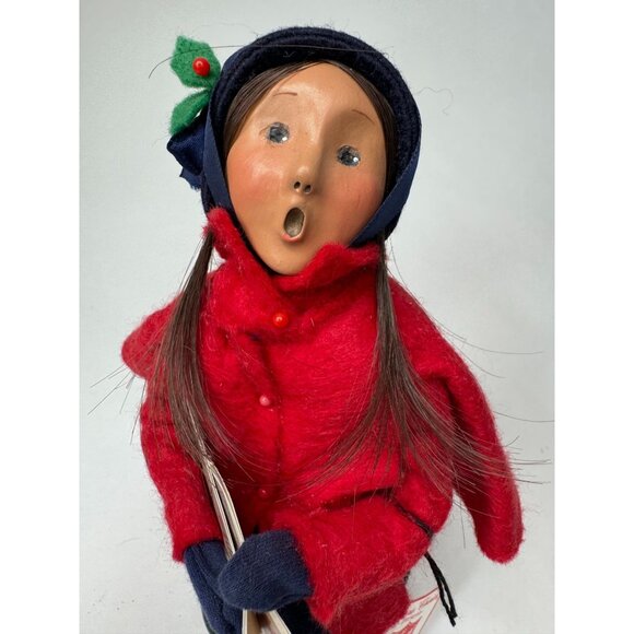 Byers' Choice 1995 Salvation Army Caroler Girl with War Cries Newspapers Bright - Picture 2 of 16